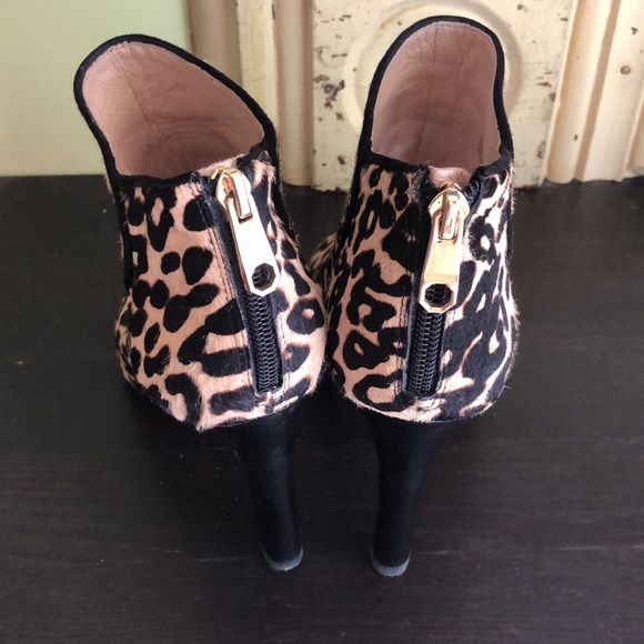 Darling Leopard Peep Toe Booties - Picture 2 of 11